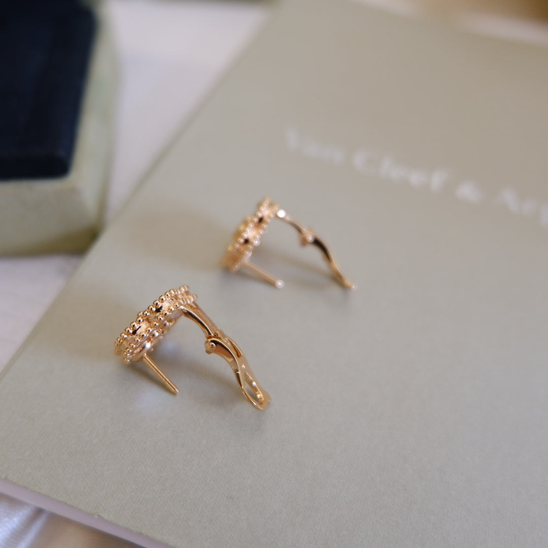 [OAKJURI Jewelry]LUCKY PINK GOLD WHITE MOP EARRINGS