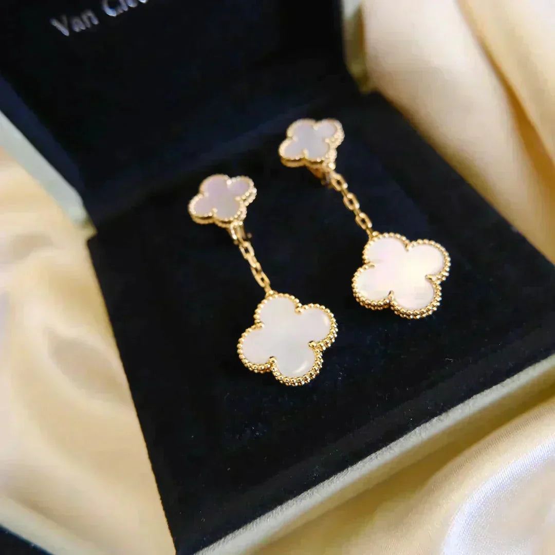 [OAKJURI Jewelry]CLOVER 2 MOTIF WHITE MOP EARRINGS