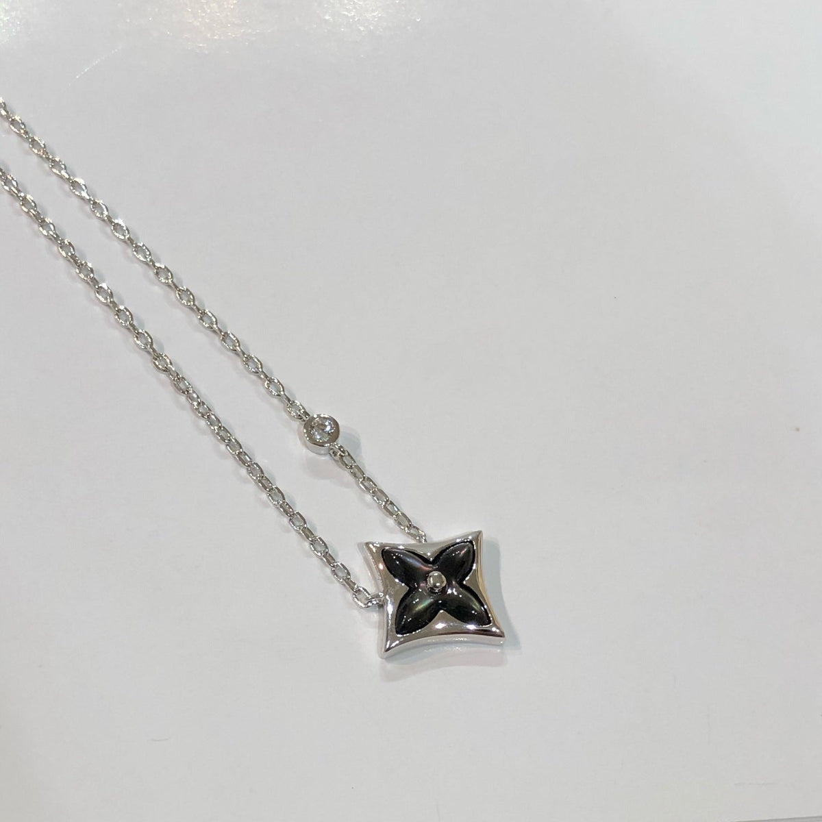 [OAKJURI Jewelry]STAR BLACK MOP NECKLACE