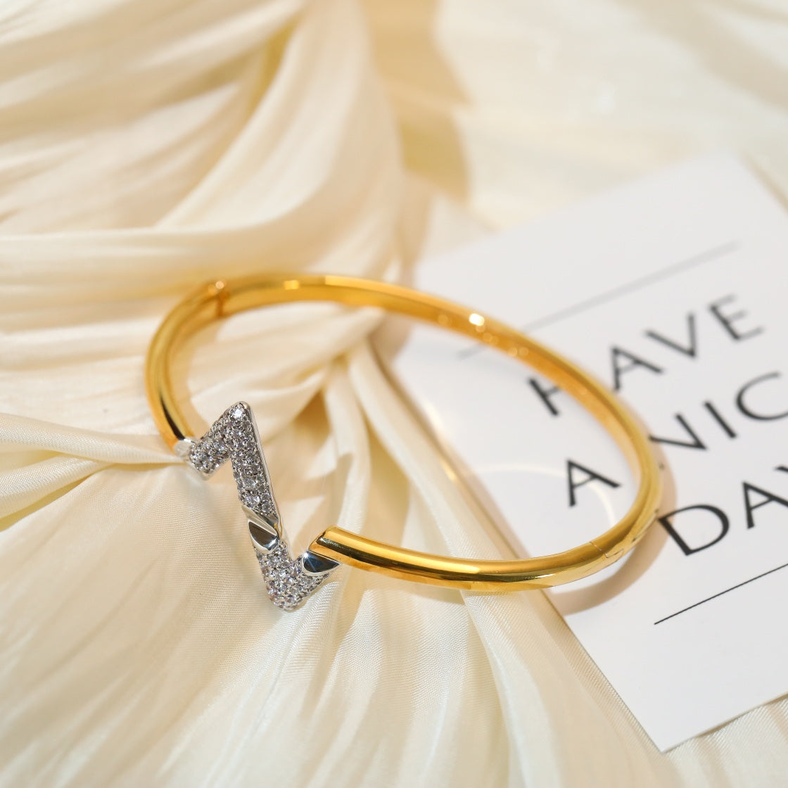 [OAKJURI Jewelry]VOLTE UPSITE DOWN GOLD DIAMOND BRACELET