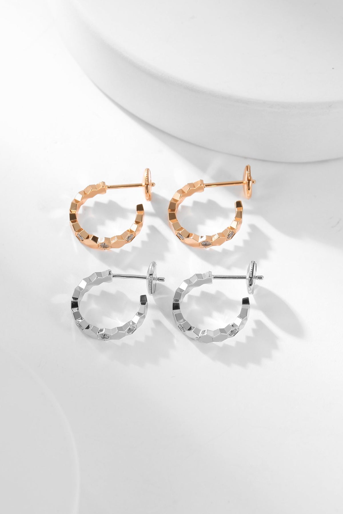 [OAKJURI Jewelry]BEE LOVE DIAMOND HOOP EARRINGS