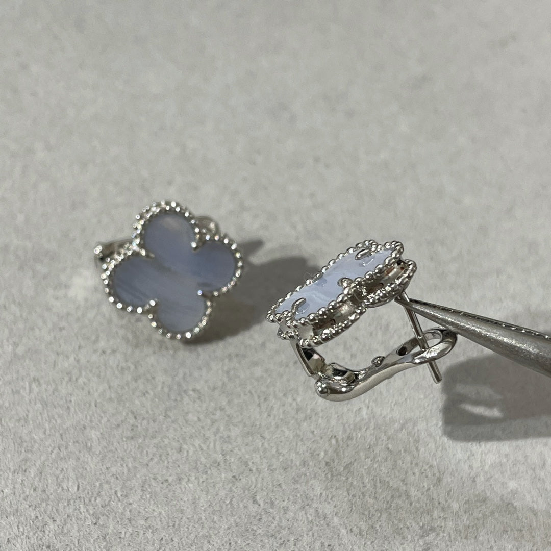 [OAKJURI Jewelry]CLOVER CHALCEDONY SILVER STUD EARRINGS