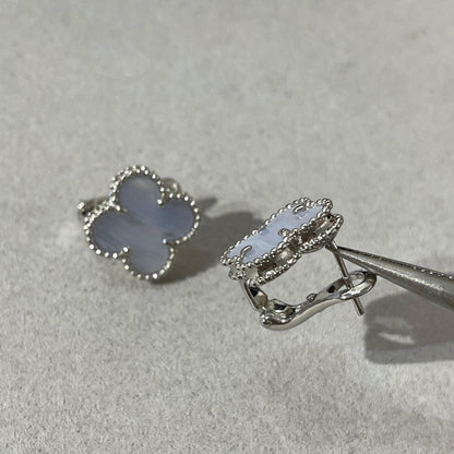 [OAKJURI Jewelry]CLOVER CHALCEDONY SILVER STUD EARRINGS