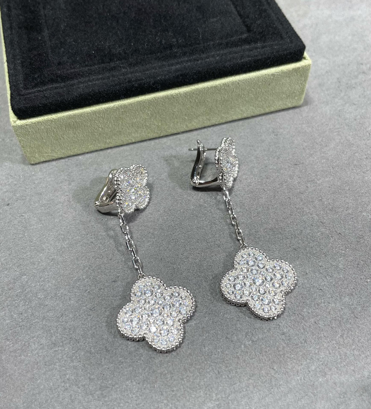 [OAKJURI Jewelry]CLOVER 2 MOTIFS DIAMOND PAVED SILVER EARRINGS