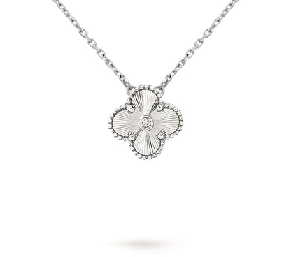 [OAKJURI Jewelry]CLOVER 15MM CHRISTMAS LIMITED EDITION SINGLE FLOWER NECKLACE