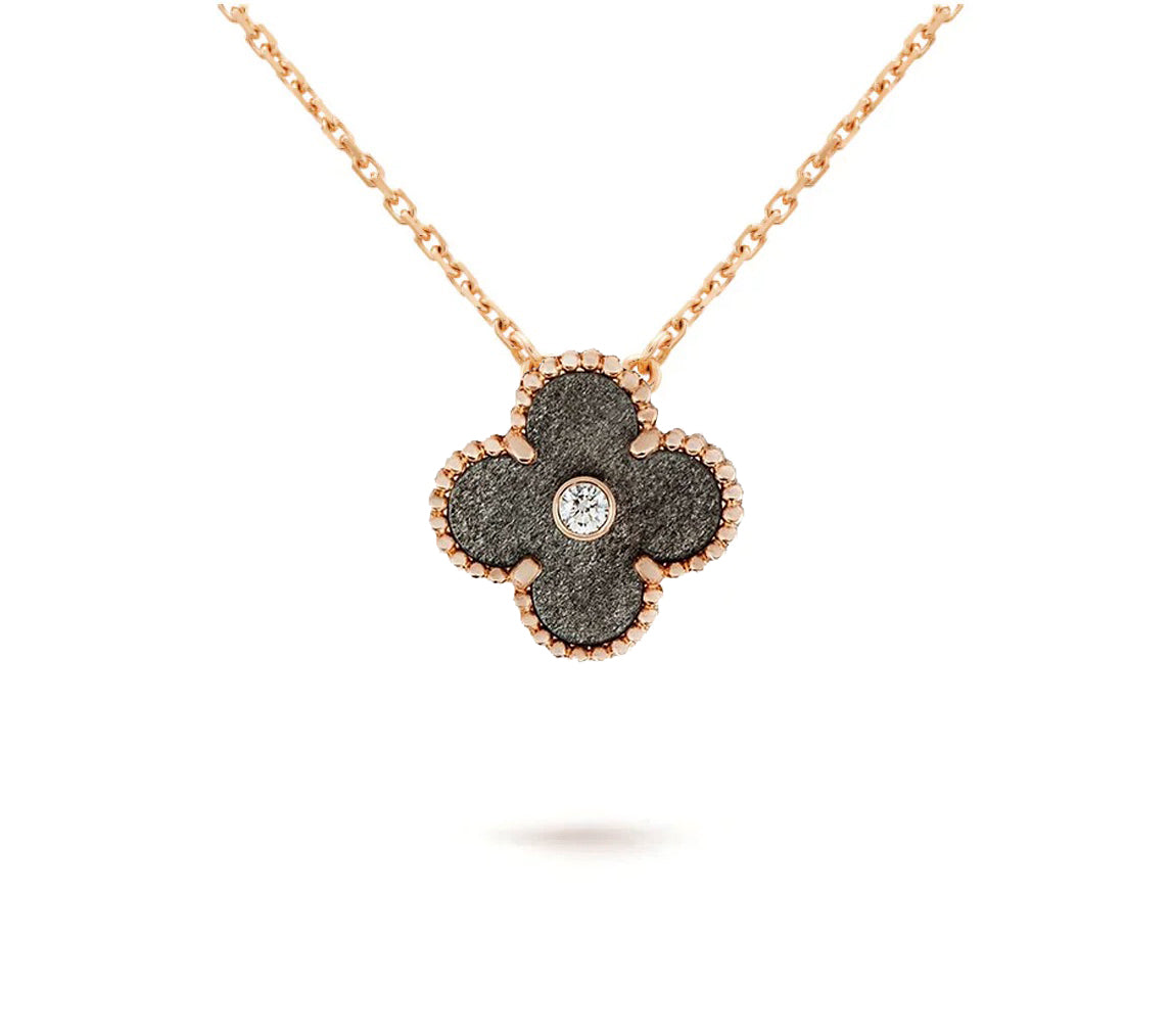 [OAKJURI Jewelry]CLOVER 15MM CHRISTMAS LIMITED EDITION SINGLE FLOWER NECKLACE