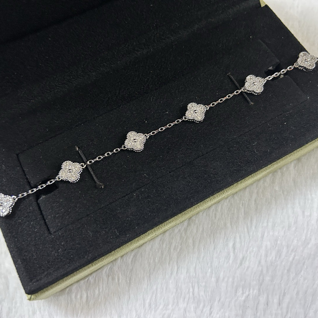 [OAKJURI Jewelry]CLOVER 6 MOTIF DIAMOND BRACELET