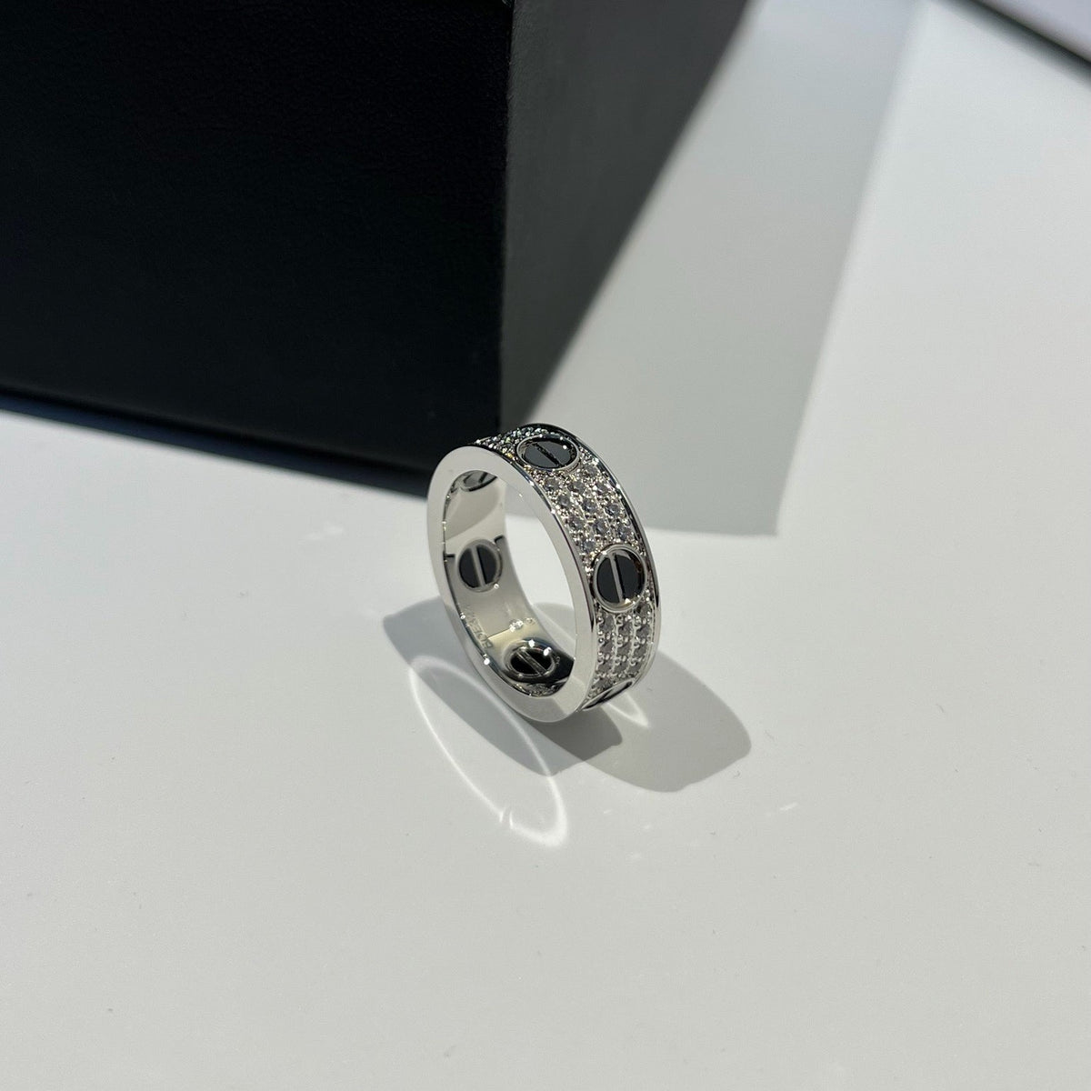 [OAKJURI Jewelry] LOVE RING 5.5MM DIAMONDS PAVED CERAMIC