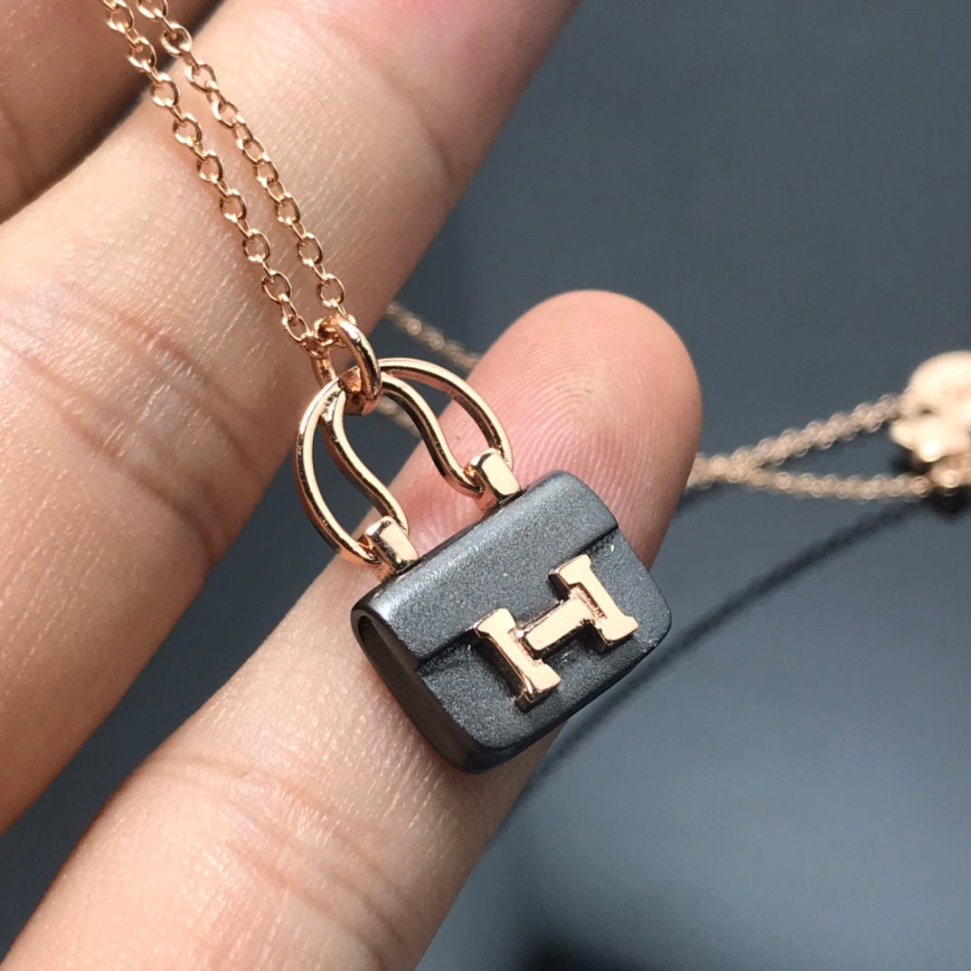 [OAKJURI Jewelry]WOMEN'S HM AMULETTES CONSTANCE PENDANT NECKLACE